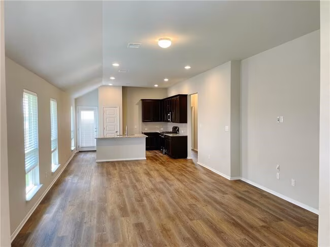 6409 Wolf Pack Dr Pflugerville, TX 78660 photo 2