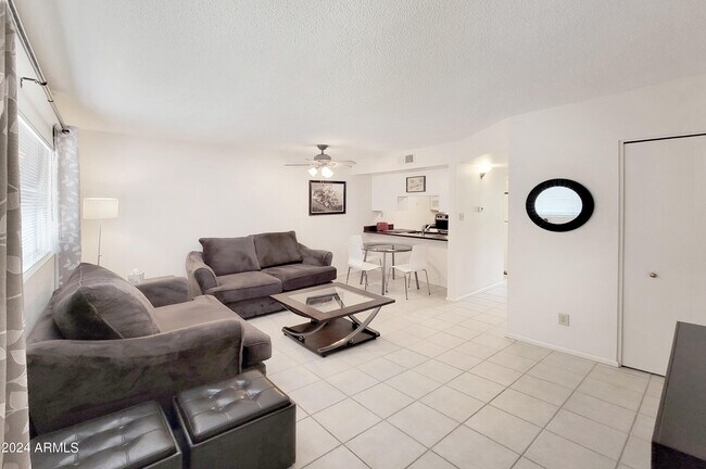 7436 E Chaparral Rd Scottsdale, AZ 85250 photo 3