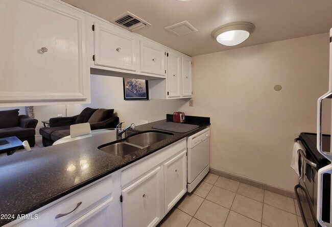 7436 E Chaparral Rd Scottsdale, AZ 85250 photo 5