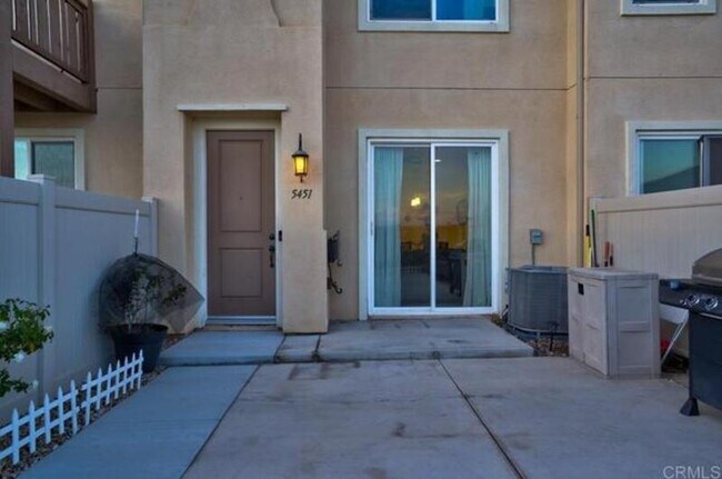 5451 San Roberto San Diego, CA 92154 photo 2