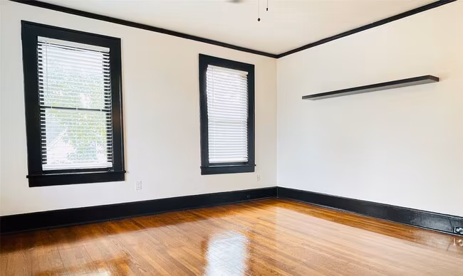 614 Peden Street, Houston, TX 77006 photo 2