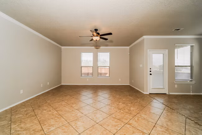 340 Buckboard Ln Cibolo, TX 78108 photo 5