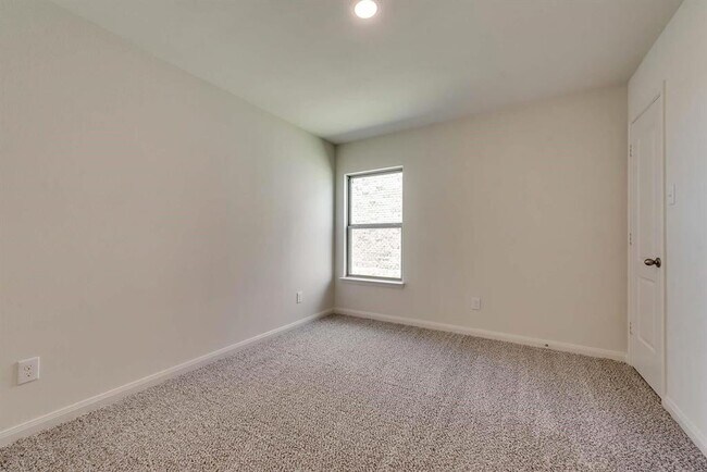 124 Bandana Circle, Newark, TX 76071 photo 4