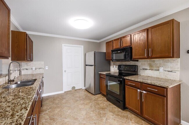 213 Woodley Rd Leander, TX 78641 photo 3