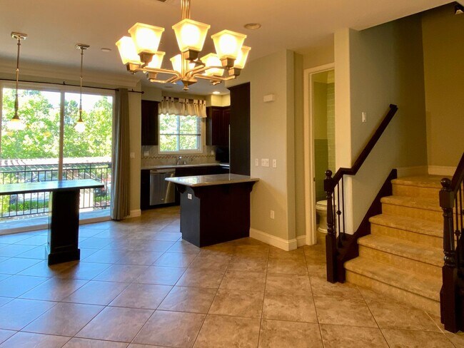 Beautiful 3 Bedroom 2.5 Bath Townhouse in Sunnyvale photo 3