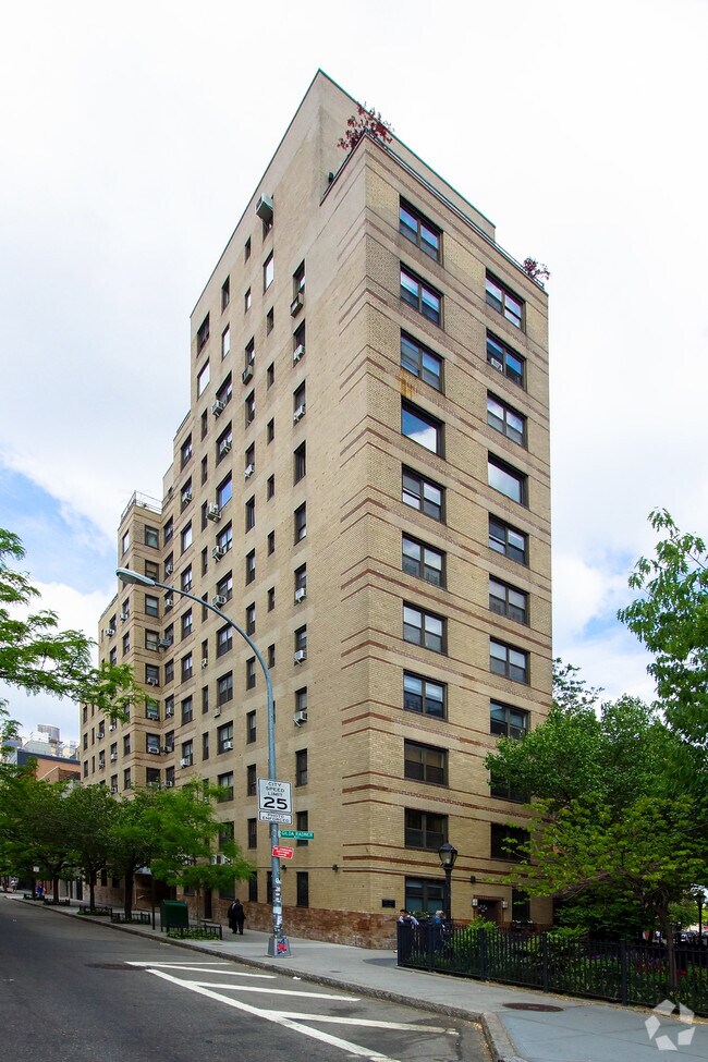 180 W Houston St New York, NY 10014 photo 4