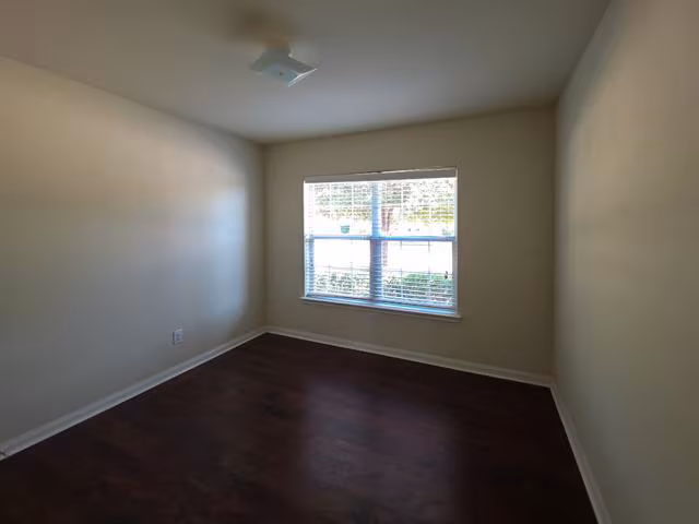 609 Canoe Way Crowley, TX 76036 photo 4