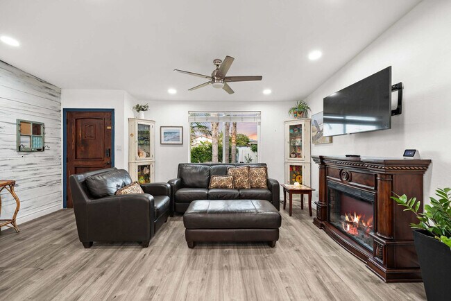 1601 Kraft St Oceanside, CA 92058 photo 5