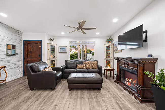 1601 Kraft St Oceanside, CA 92058 photo 3