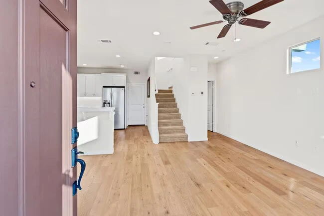 2594 1st St Napa, CA 94558 photo 3