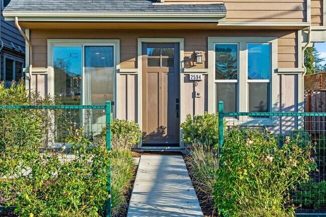 2594 1st St Napa, CA 94558 photo 2