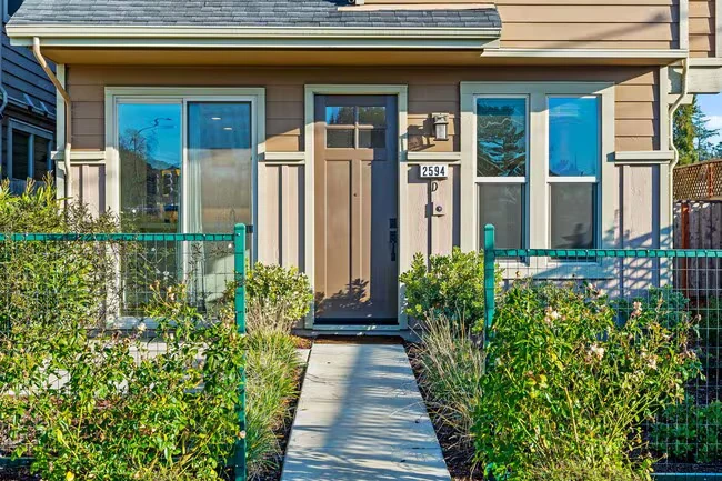 2594 1st St Napa, CA 94558 photo 2