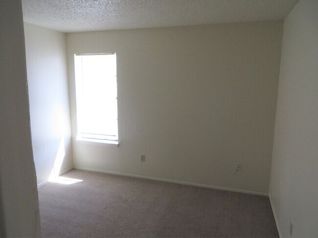 2217 Katy Ln Georgetown, TX 78626 photo 2