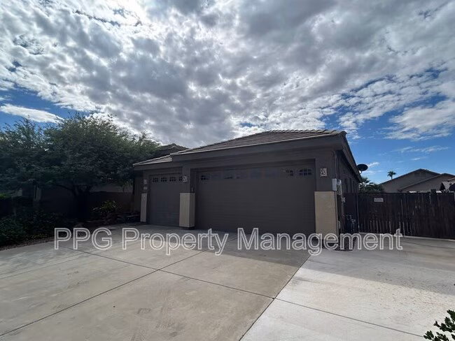 14419 W Evans Dr Surprise, AZ 85379 photo 3