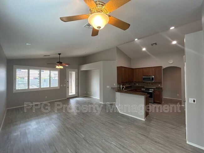14419 W Evans Dr Surprise, AZ 85379 photo 5