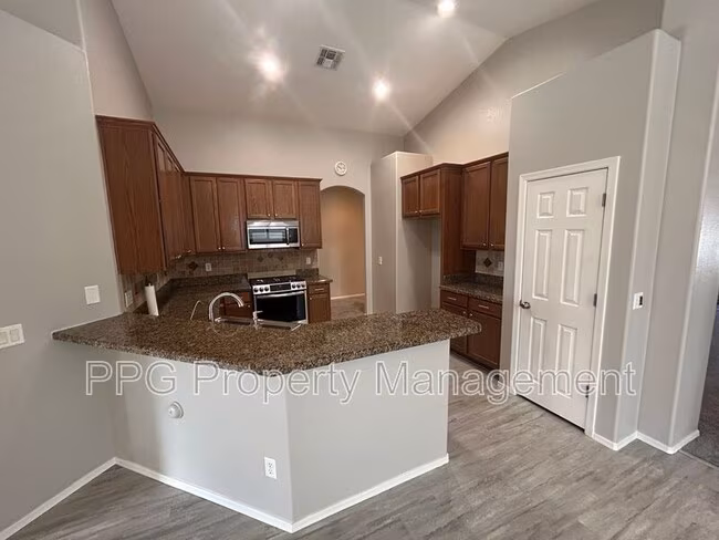 14419 W Evans Dr Surprise, AZ 85379 photo 4