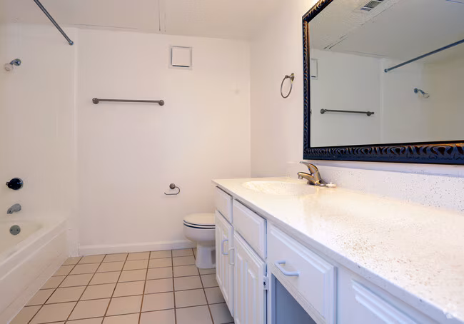 Lakehill Townhomes photo 4