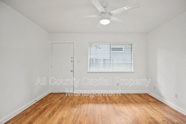 502 W 35th St Austin, TX 78705 photo 3