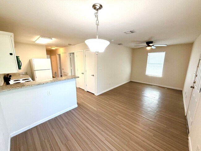 1615 N Navidad St San Antonio, TX 78201 photo 5
