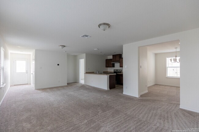 4847 Via Sonoma Trail San Antonio, TX 78244 photo 4