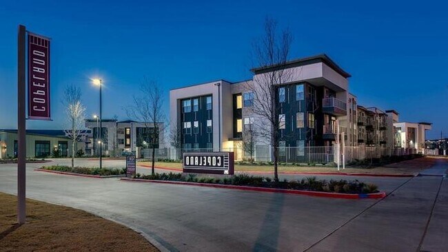 2045 Forum Dr Grand Prairie, TX 75052 photo 2
