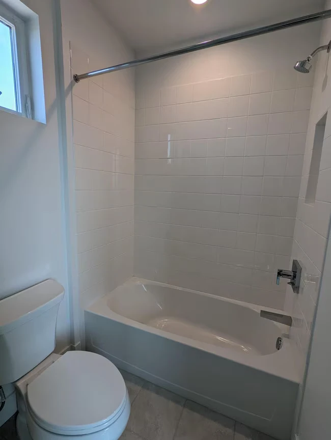 9877 MacArthur Blvd Oakland, CA 94605 photo 5