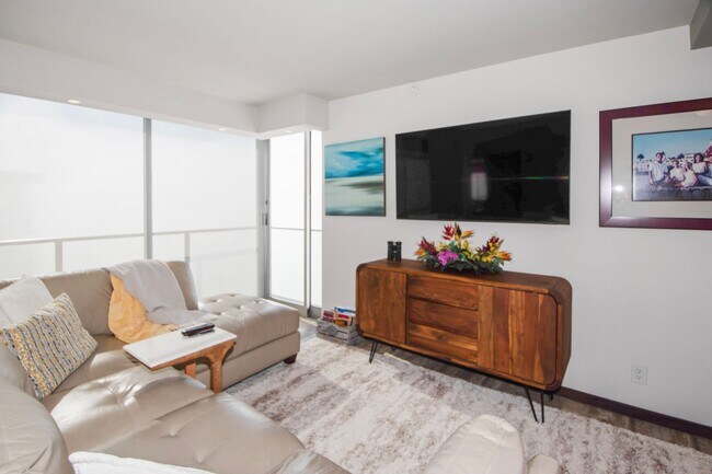 1810 Avenida Del Mundo Coronado, CA 92118 photo 2