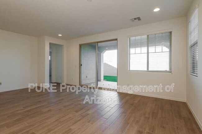 10222 W Crittenden Ln photo 5