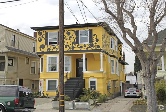 Broadway 1525 photo 2