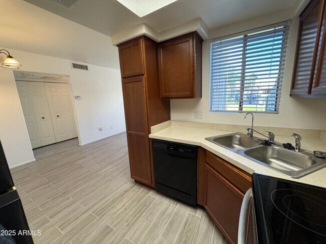 1825 W Ray Rd Chandler, AZ 85224 photo 2