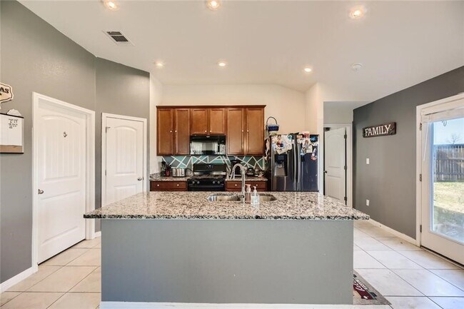 349 Tailwind Dr Kyle, TX 78640 photo 5