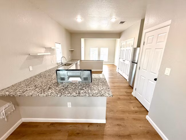 2422 W Commerce St San Antonio, TX 78207 photo 5