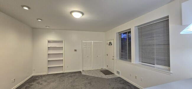 5106 Green Lake Way N Seattle, WA 98103 photo 3