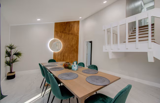 8623 Parasol Ln photo 4
