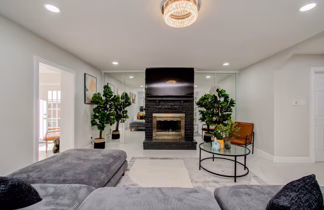8623 Parasol Ln photo 2
