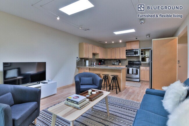 926 Webster St Palo Alto, CA 94301 photo 3