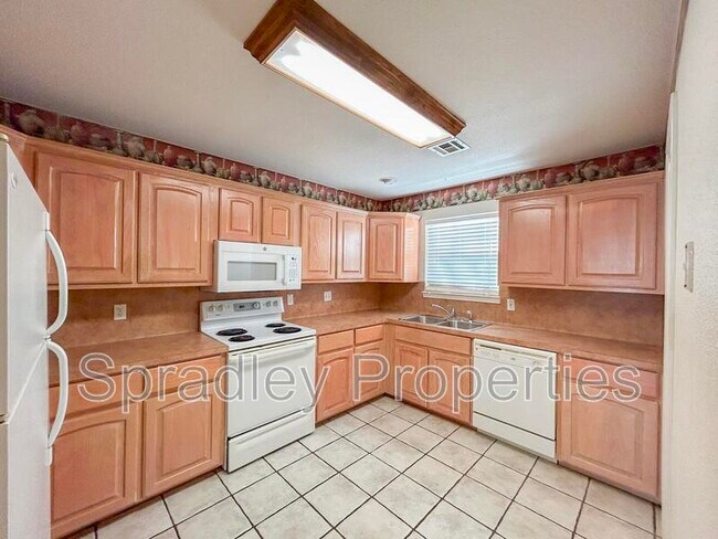 2004 S 55th St Temple, TX 76504 photo 3