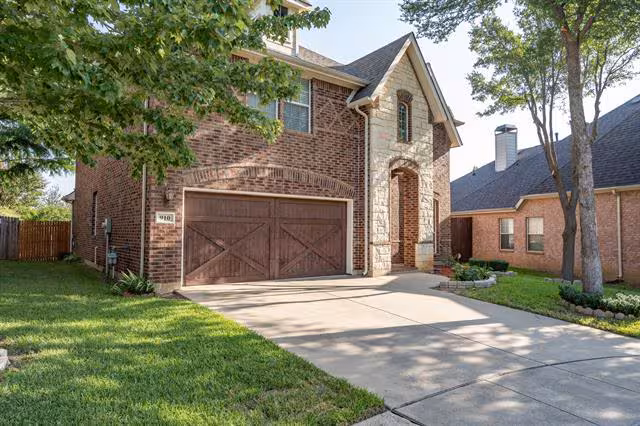 910 Waterside Drive, Euless, TX 76039 photo 3