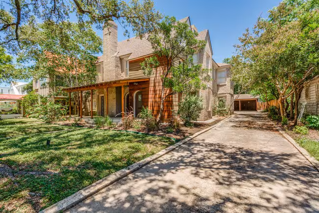 219 Allensworth St San Antonio, TX 78209 photo 2