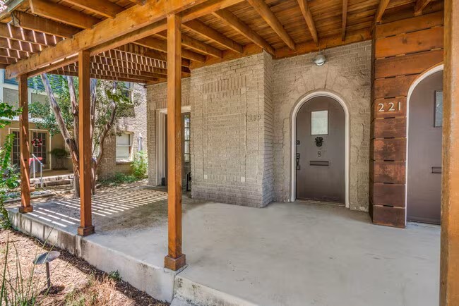 219 Allensworth St San Antonio, TX 78209 photo 3