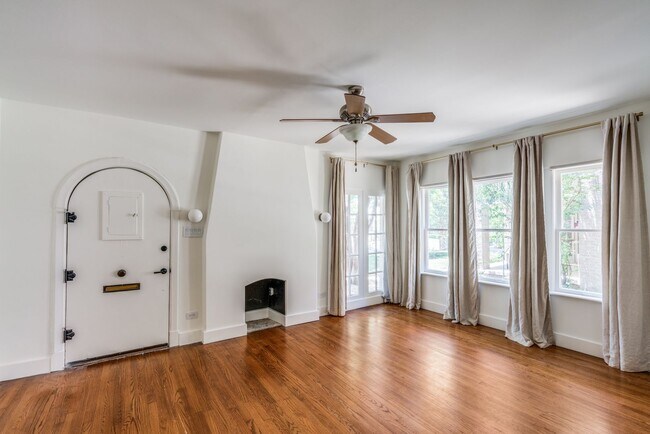 219 Allensworth St San Antonio, TX 78209 photo 4
