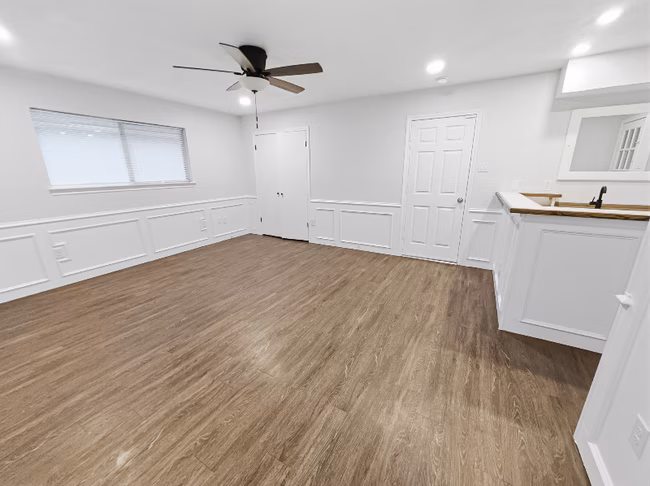 2409 Castle St Irving, TX 75038 photo 4