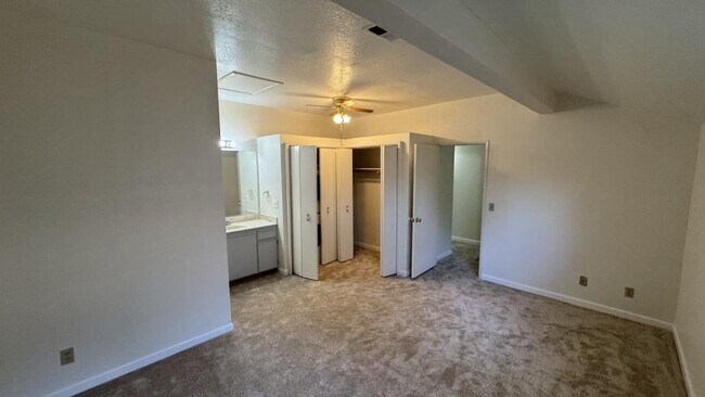 2002 Tradan Dr San Jose, CA 95132 photo 4