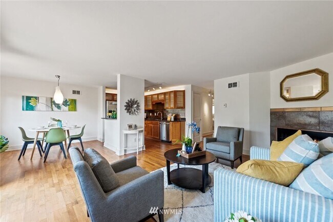 Evergreen Hills photo 3
