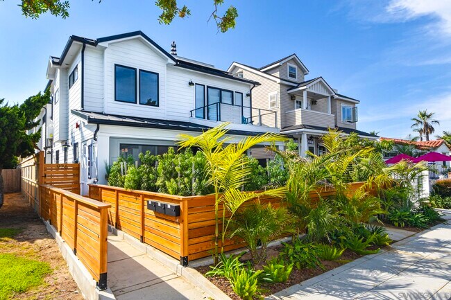 924 D Ave Coronado, CA 92118 photo 2