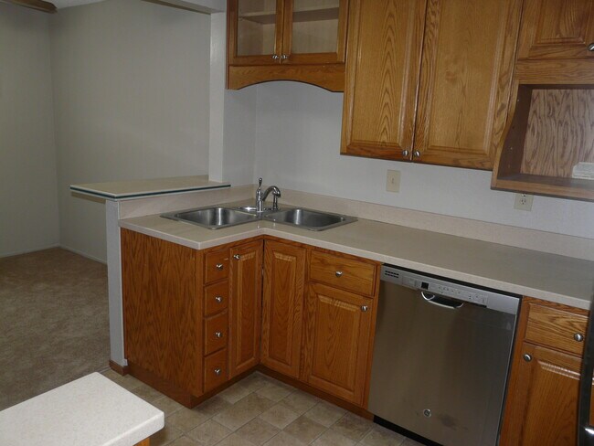 Updated 2 Bedroom 2 Bath Condo in Santa Clara photo 3