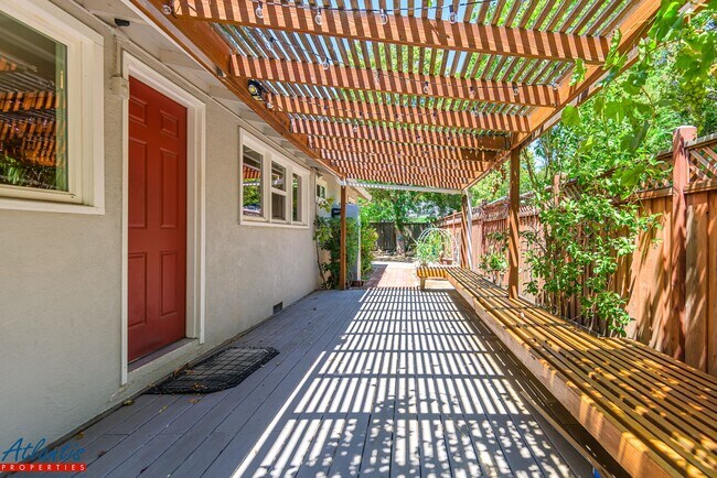 207 Harding Ave Los Gatos, CA 95030 photo 2