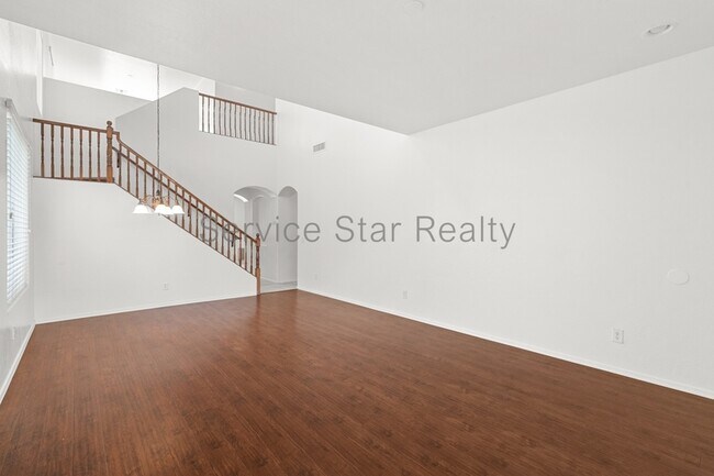 1551 E Nightingale Ln photo 5