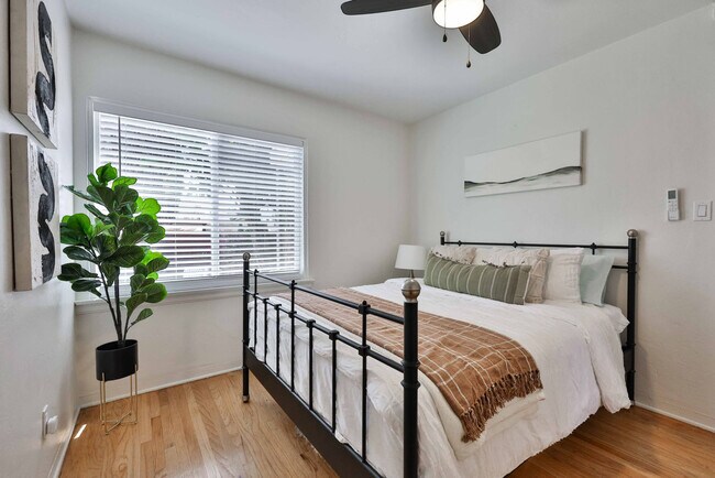 4788 W Mountain View Dr San Diego, CA 92116 photo 5