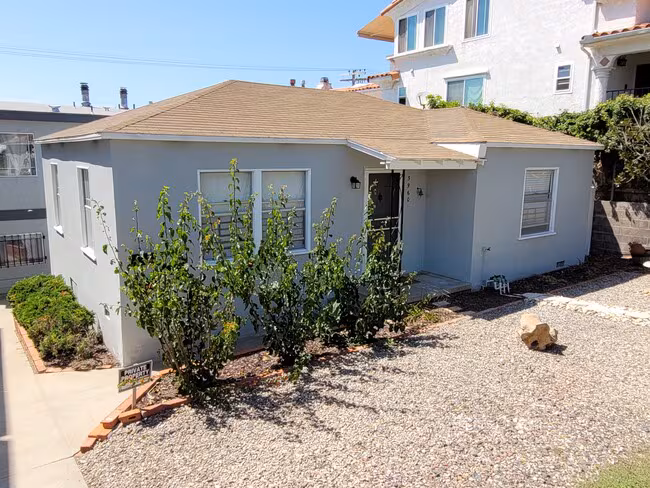 3960 Haines St San Diego, CA 92109 photo 2